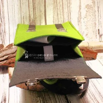 Rucksack Filz grün Metallschnallen - rucksack filz gruen schnallen handtasche klein (1)